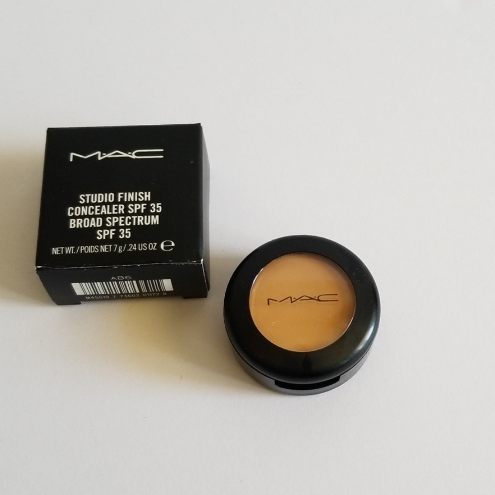 MAC Studio Finish concealer